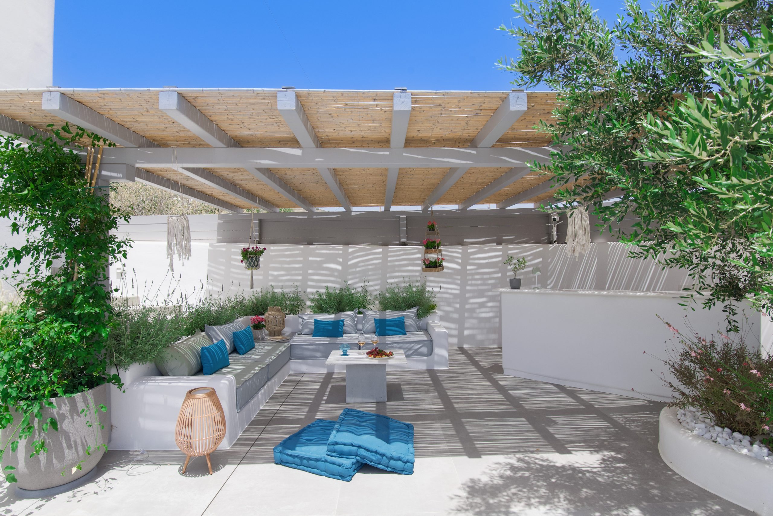 Alexander Suites exterior detail in Drios