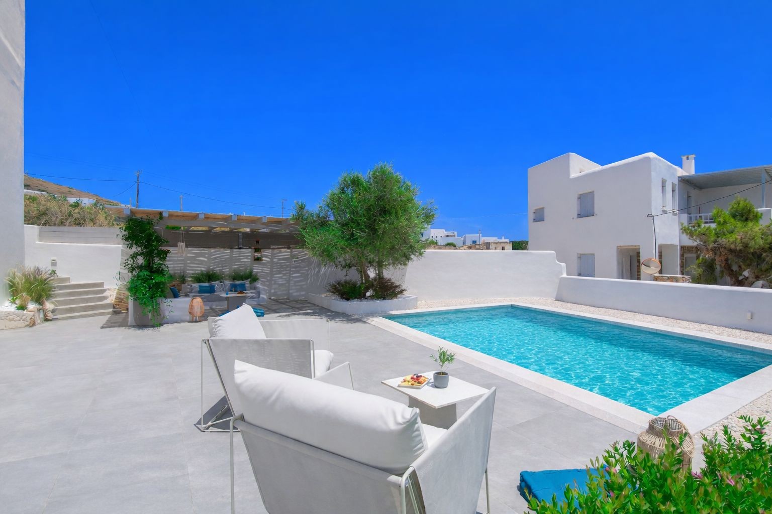 Alexander_suites_paros_pool